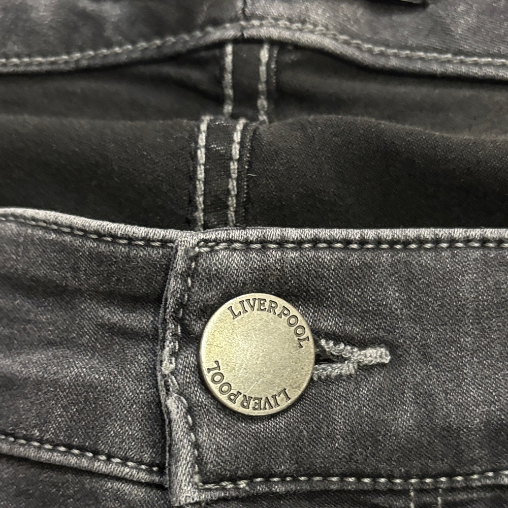 Liverpool Jeans - Black Stretch Capri Jeans - Picture 6 of 7